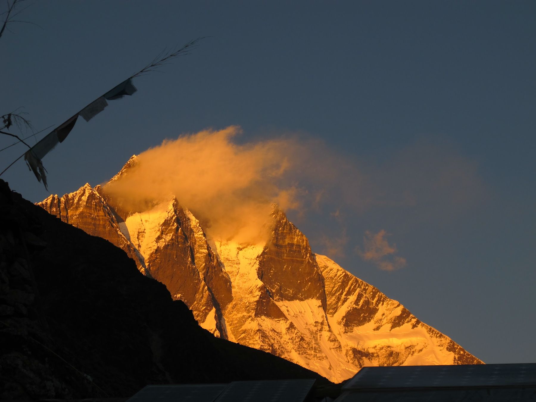 Atardecer sobre el Lhotse y el Everest durante la expedición de 2011